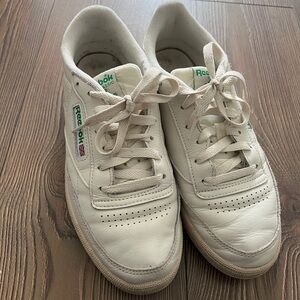 Reebok -Size 9